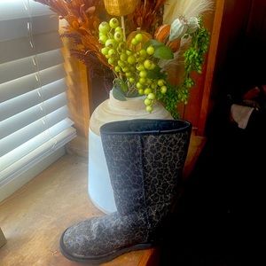 Ugg boots barely used